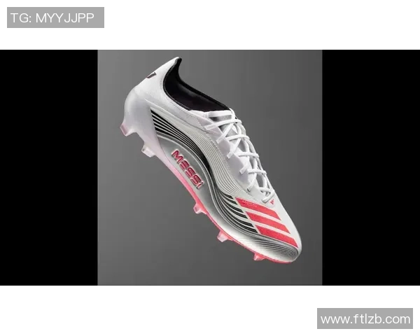 没有足球鞋的足球明星如何在绿茵场上创造奇迹与传奇